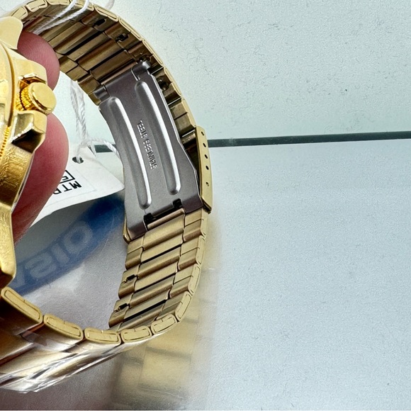 Casio Stainless Steel Watch
40mm Case in Diameter - Picture 4 of 10